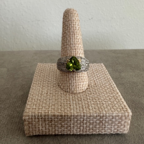 Peridot and Diamond 10k Gold Ring - Picture 3 of 11